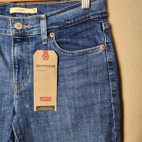 Levis Womens Boyfriend Hypersoft Lightly Distressed Cuffed Jeans-Sz 28x27 (NWT) - Picture 3 of 11